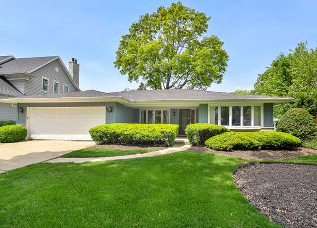 Property at 1405 N West St, Naperville, IL 60563, 3 beds, 2 baths