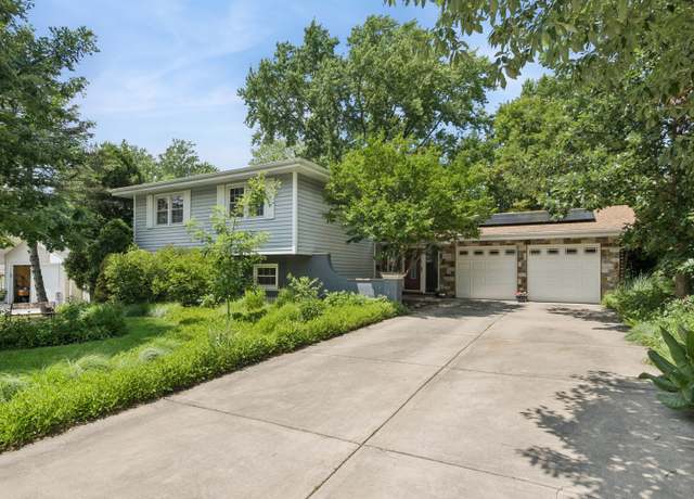 Property at 1320 Rosedale Ln, Hoffman Estates, IL 60169, 5 beds, 3 baths