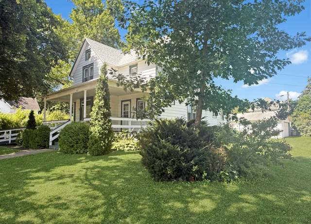 Property at 102 S 2nd Ave, Forreston, IL 61030, 4 beds, 1.5 baths