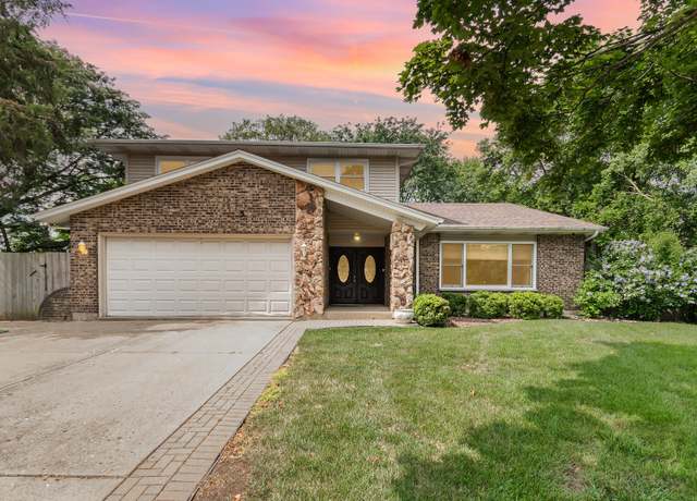 Property at 5 Swan Cir, Bolingbrook, IL 60440, 4 beds, 2.5 baths