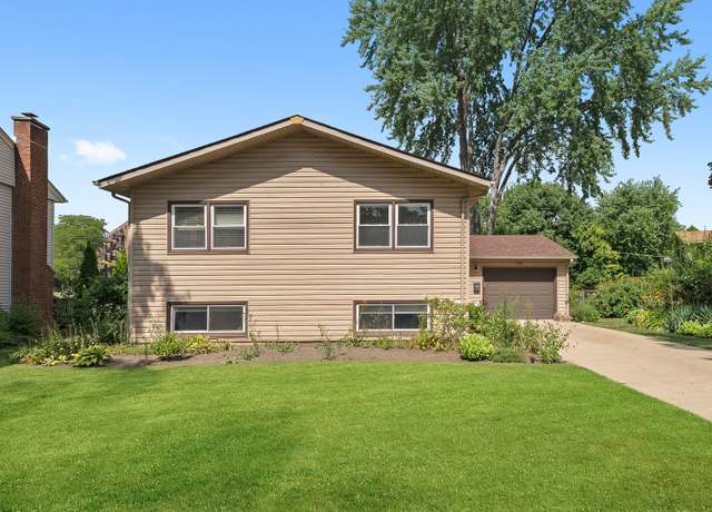 Property at 1144 Valley Stream Dr, Wheeling, IL 60090, 5 beds, 2 baths