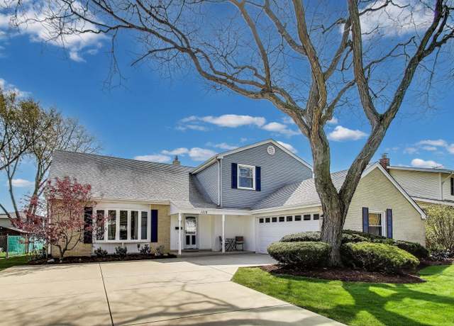 Property at 1319 S Ridge Ave, Arlington Heights, IL 60005, 4 beds, 3 baths