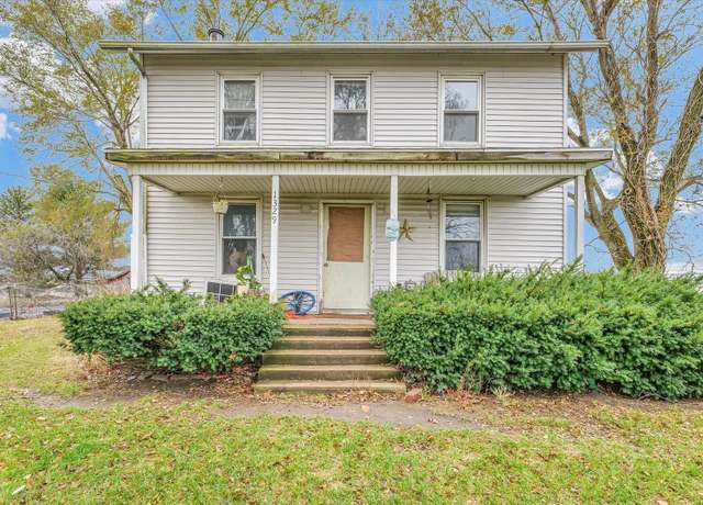 Property at 1329 N 1000 East Rd, Onarga, IL 60955, 2 beds, 2 baths