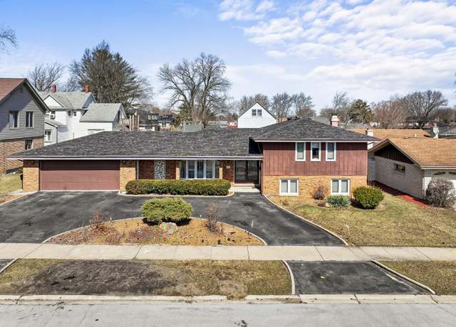Property at 1140 E 172nd St, South Holland, IL 60473, 5 beds, 2.5 baths