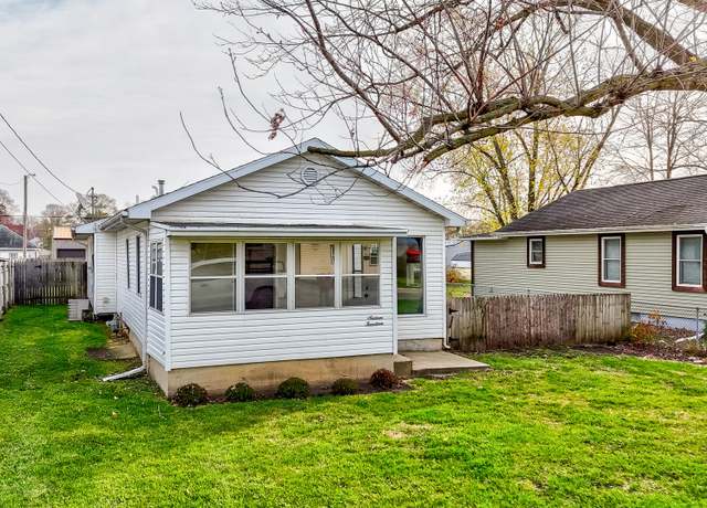Property at 1614 Poplar St, Ottawa, IL 61350, 3 beds, 2 baths