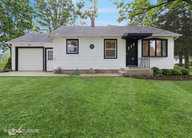 Property at 2309 N Riverside Dr, Mchenry, IL 60051, 2 beds, 1 bath