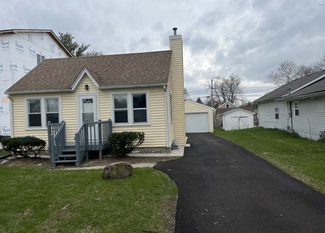 Property at 1203 S State St, Aurora, IL 60505, 2 beds, 1 bath