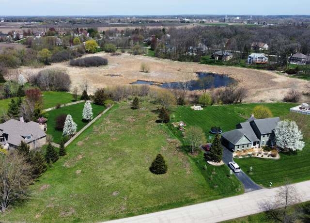 Property at 6114 Whiteoak Dr, Mchenry, IL 60050