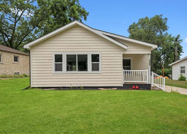Property at 309 SE Circle Dr, Joliet, IL 60433, 3 beds, 1 bath