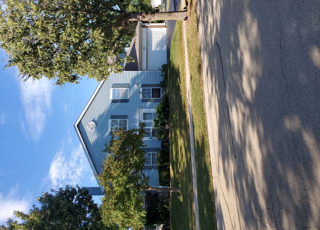 Property at 709 Timothy Ct, East Dundee, IL 60118, 3 beds, 2.5 baths