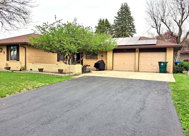 Property at 946 Stover Ave, Milledgeville, IL 61051, 3 beds, 3 baths