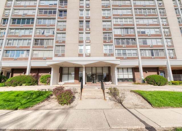Property at 33 N Main St Unit 11C, Lombard, IL 60148, 1 bed, 1 bath