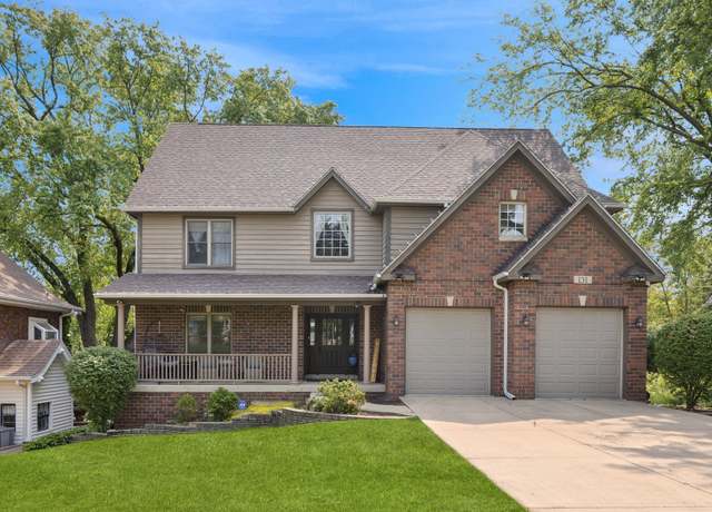 Property at 131 N Wilmette Ave, Westmont, IL 60559, 5 beds, 4.5 baths