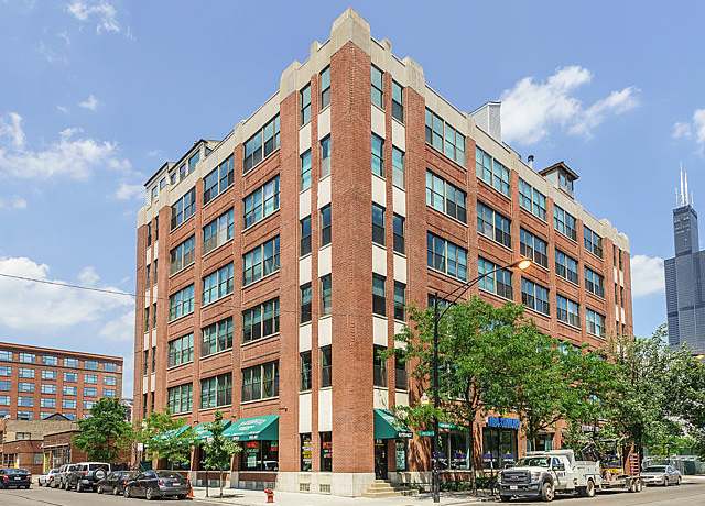 Property at 812 W Van Buren St Unit 4E, Chicago, IL 60607, 1 bed, 1 bath