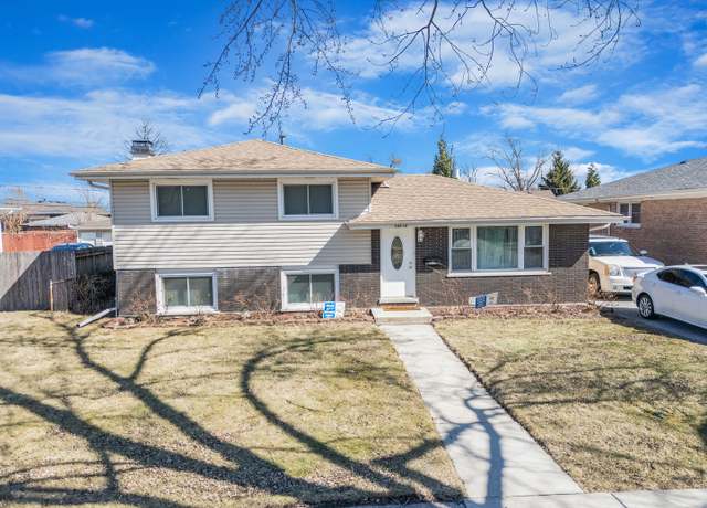 Property at 10313 Leslie Ln, Chicago Ridge, IL 60415, 3 beds, 2 baths