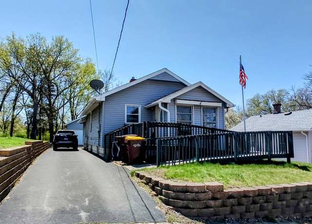 Property at 1733 Pershing Ave, Rockford, IL 61109, 2 beds, 1 bath