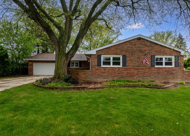 Property at 937 Twilight Ln, Wheeling, IL 60090, 3 beds, 3 baths