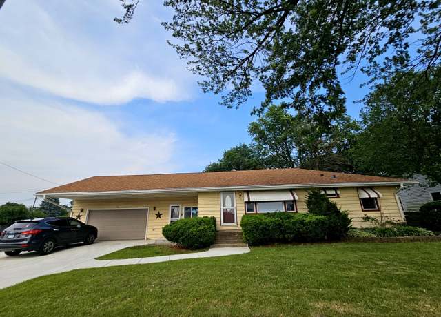 Property at 155 S Mclean Blvd, Elgin, IL 60123, 3 beds, 2 baths