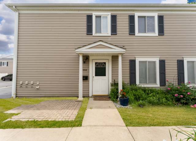 Property at 1558 Quaker Ln Unit 174D, Prospect Heights, IL 60070, 2 beds, 1 bath