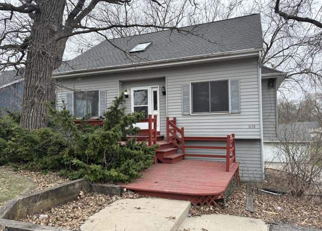 Property at 638 Virgil Ave, Elgin, IL 60120, 5 beds, 3 baths