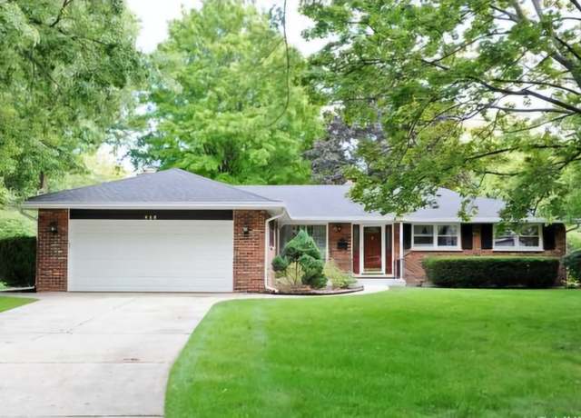 Property at 826 Crestfield Ave, Libertyville, IL 60048, 3 beds, 2 baths