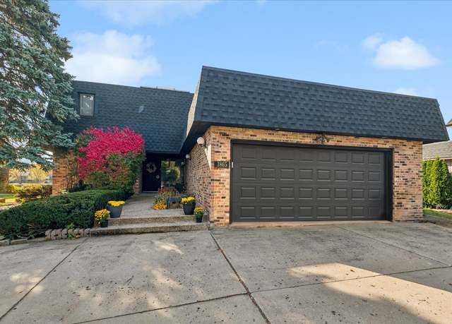 Property at 1865 Elizabeth Ct, Deerfield, IL 60015, 4 beds, 3.5 baths