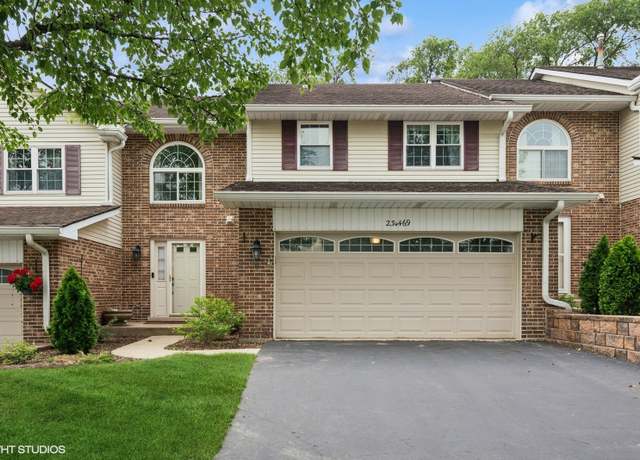 Property at 23W469 Spyglass Ct, Naperville, IL 60540, 3 beds, 2.5 baths