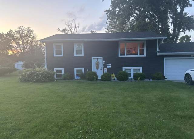 Property at 3552 E Orchard Dr, Decatur, IL 62521, 4 beds, 2 baths