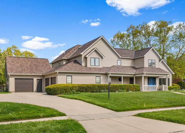 Property at 1404 Waterford Pl, Champaign, IL 61821, 5 beds, 4 baths