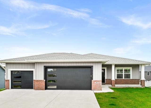 Property at 505 Raef Rd, Downs, IL 61736, 4 beds, 3 baths