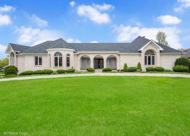 Property at 7549 Woodland Ln, Burr Ridge, IL 60527, 4 beds, 3.5 baths