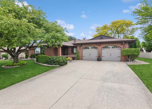 Property at 104 Haverhill Ln, Schaumburg, IL 60193, 3 beds, 2 baths