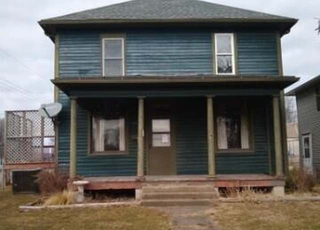 Property at 811 Hickory St, Hamilton, IL 62341, 3 beds, 1.5 baths