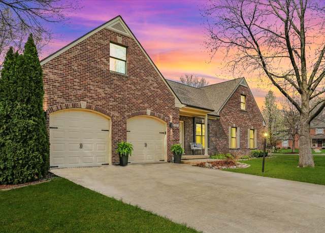 Property at 1318 Broadmoor Dr, Champaign, IL 61821, 3 beds, 3.5 baths