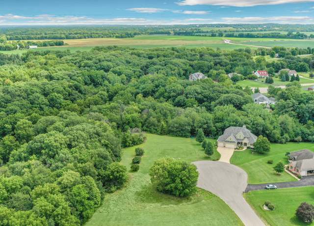 Property at 6004 Polo Club Dr, Yorkville, IL 60560