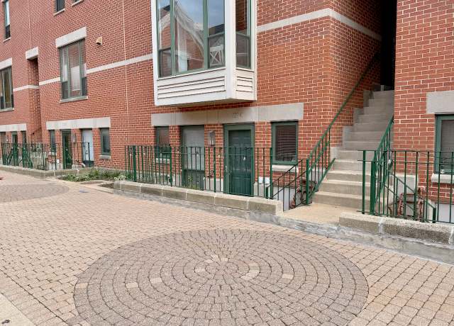 Property at 727 S Ashland Ave Unit C, Chicago, IL 60607, 2 beds, 1 bath
