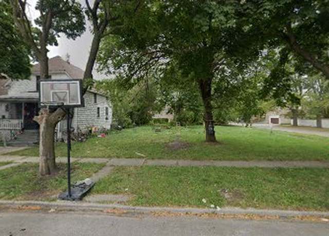 Property at 11744 S Wallace St, Chicago, IL 60628