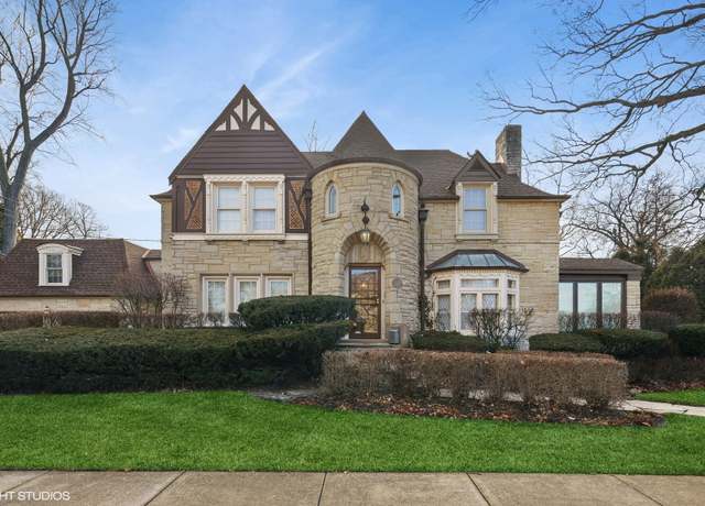 Property at 6242 N Sauganash Ave, Chicago, IL 60646, 5 beds, 3.5 baths