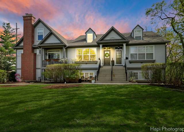 Property at 623 Broadway St, Libertyville, IL 60048, 2 beds, 3 baths