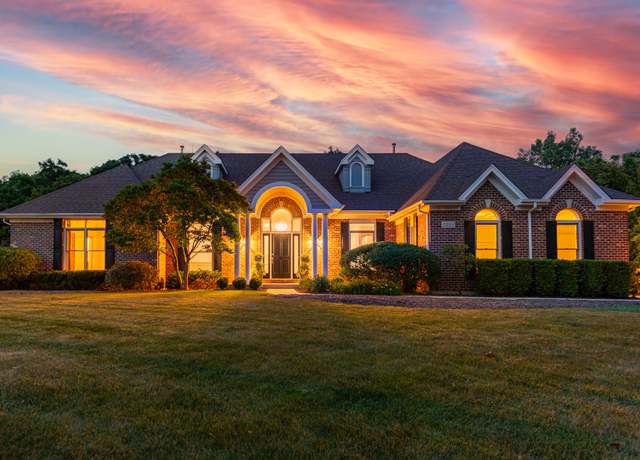 Property at 3302 Greenwood Ln, St. Charles, IL 60175, 5 beds, 4.5 baths