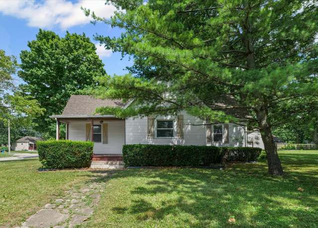 Property at 1010 N Neil St, Champaign, IL 61820, 3 beds, 1 bath