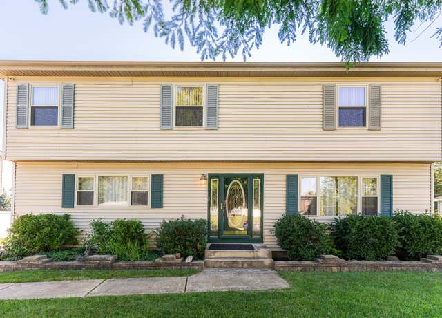 Property at 4N427 3rd Ave, Addison, IL 60101, 3 beds, 3 baths