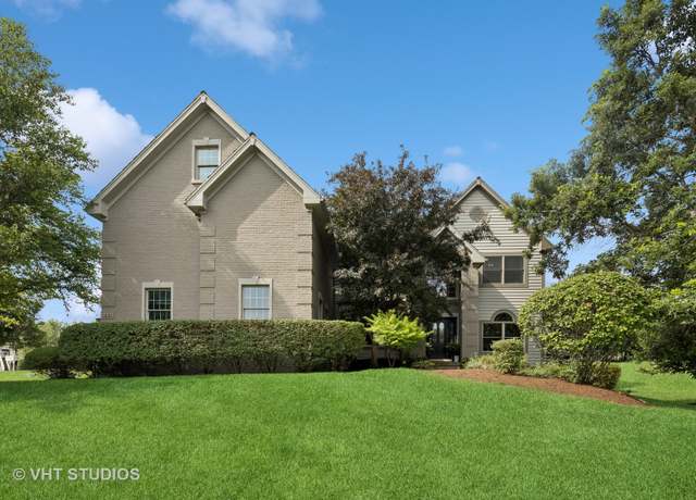 Property at 1601 Bobolink Cir, Woodstock, IL 60098, 5 beds, 3.5 baths