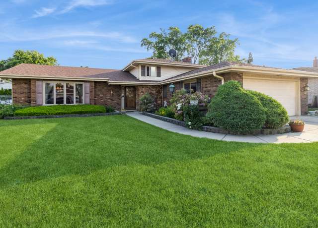 Property at 1243 W Byron Ave, Addison, IL 60101, 3 beds, 2 baths