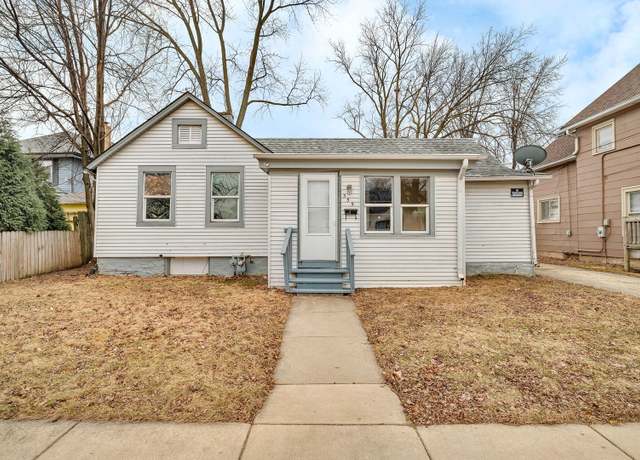 Property at 555 North Ave, Aurora, IL 60505, 2 beds, 1 bath
