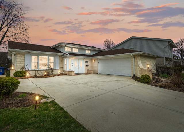 Property at 1600 Birch St, Park Ridge, IL 60068, 4 beds, 3 baths