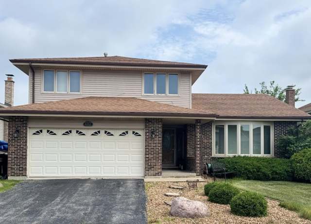 Property at 8712 Carriage Ln, Tinley Park, IL 60487, 3 beds, 2.5 baths