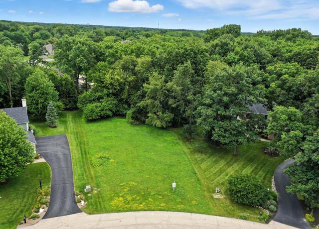 Property at 7225 Bannockburn Cir, Lakewood, IL 60014
