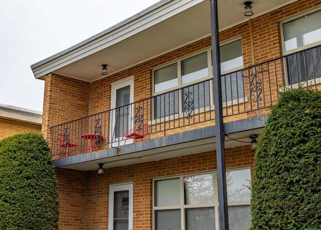 Property at 1235 Homestead Rd Unit E, La Grange Park, IL 60526, 1 bed, 1 bath
