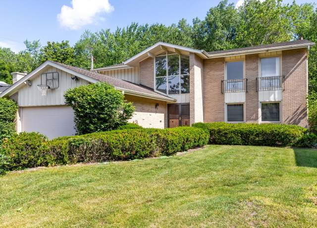 Property at 3528 Riverside Dr, Wilmette, IL 60091, 4 beds, 3.5 baths